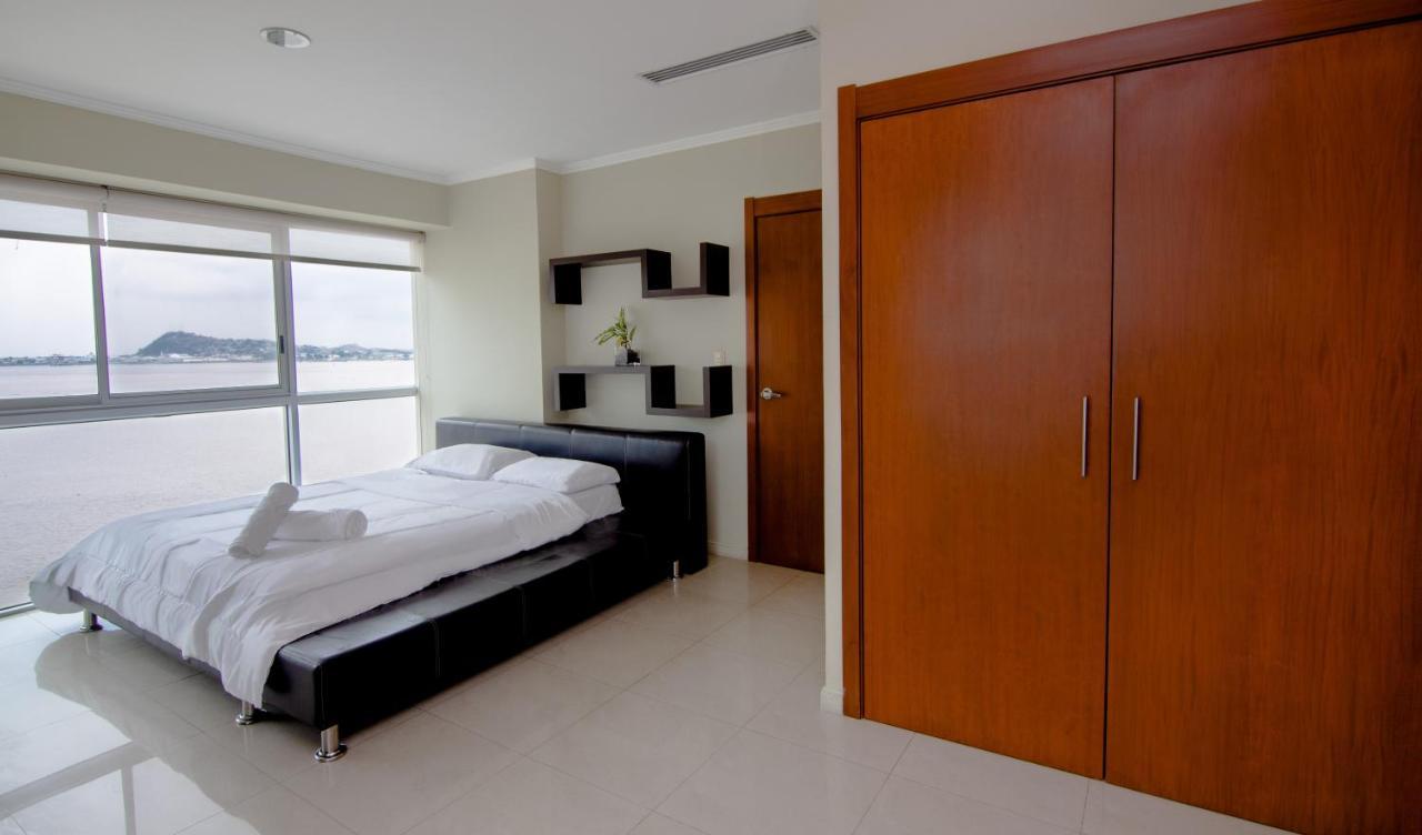 Riverfront I 1, Piso 4, Suite Vista Al Rio, Puerto Santa Ana, กวายากิล ภายนอก รูปภาพ